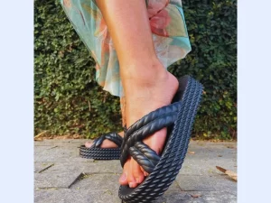 Chinelo Feminino Trançado Nuvem