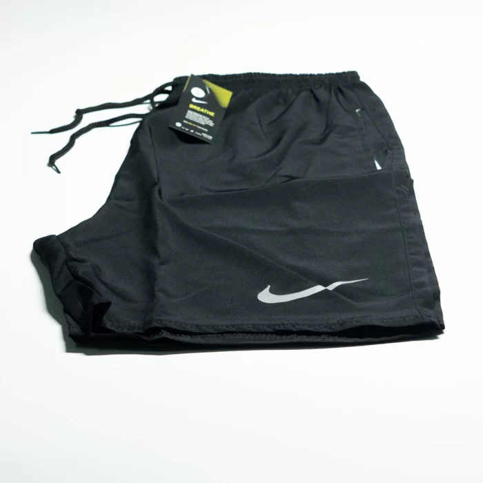 Short Masculino Nike Logo Refletivo com Bolso